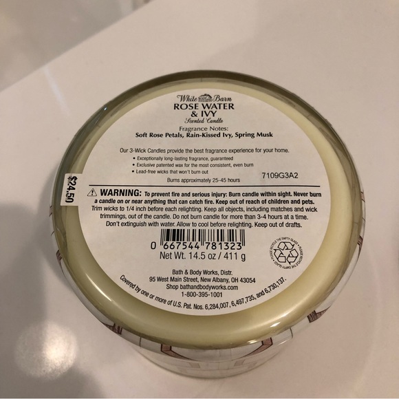 White Barn Rose Water and Ivy Marble Hexagon Candle - Picture 4 of 4